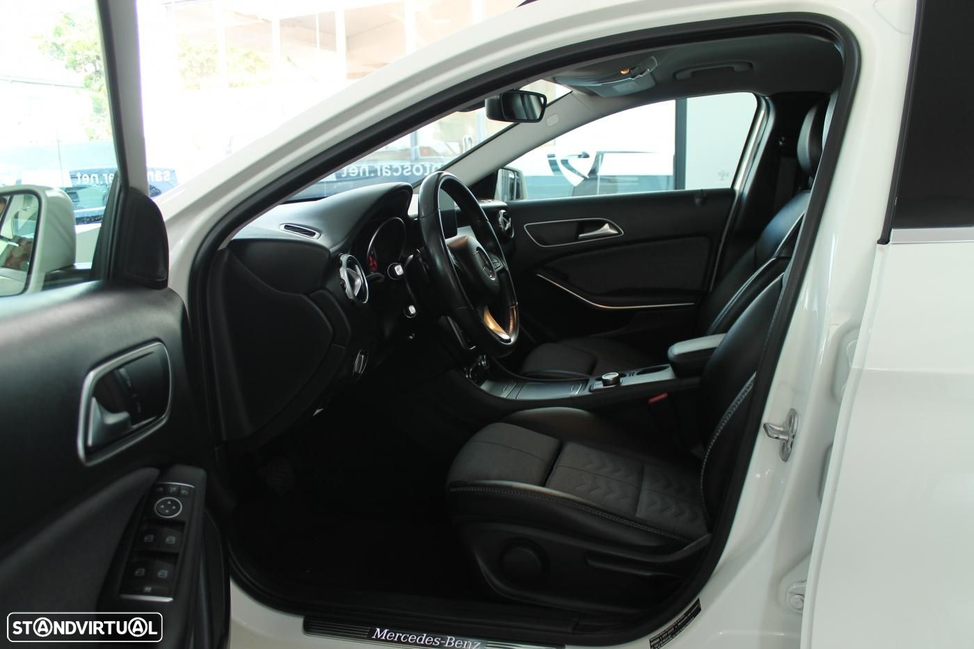 Mercedes-Benz GLA 180 d 7G-DCT - 12