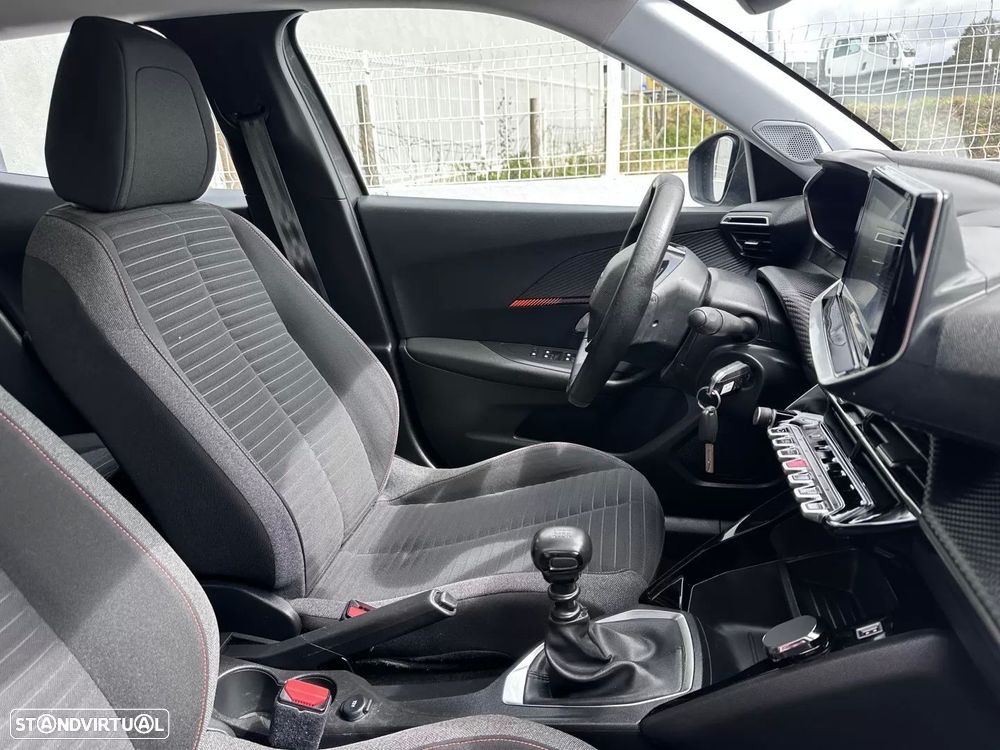 Peugeot 2008 1.2 PureTech Allure Pack - 28