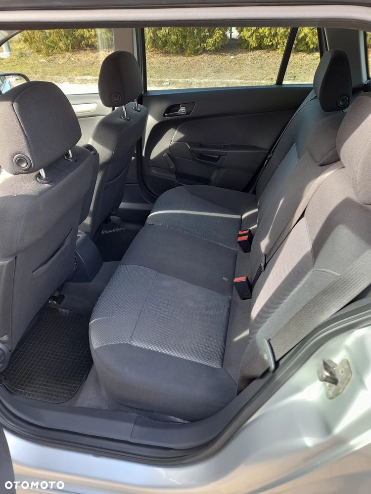 Opel Astra 1.6 Enjoy - 17