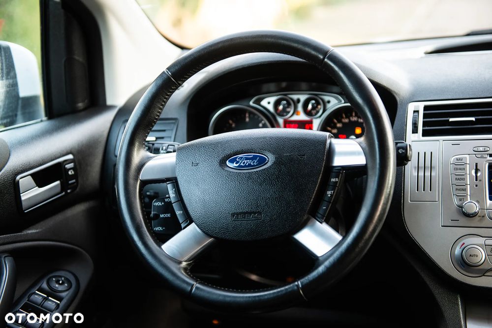 Ford Kuga 2.0 TDCi 4x4 Titanium - 31