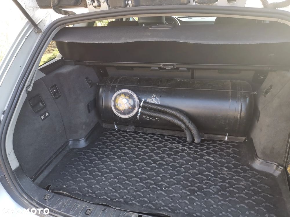 BMW Seria 3 325i - 6