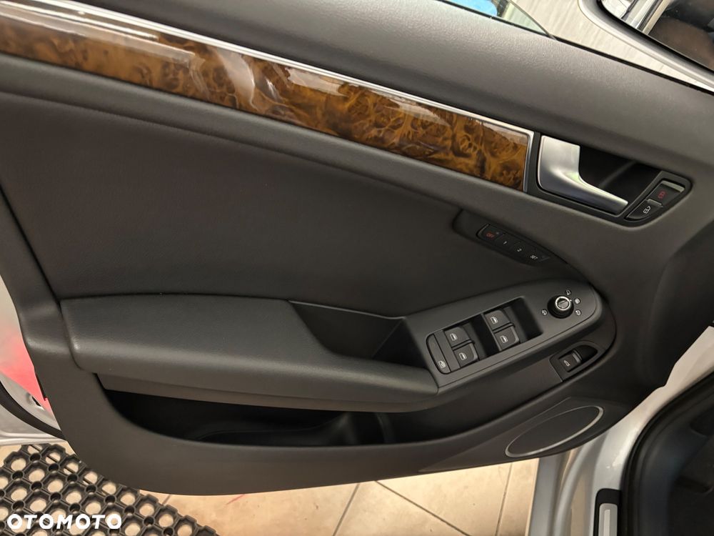 Audi A4 Limousine - 14