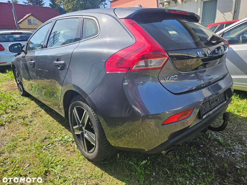 Volvo V40 T2 - 4
