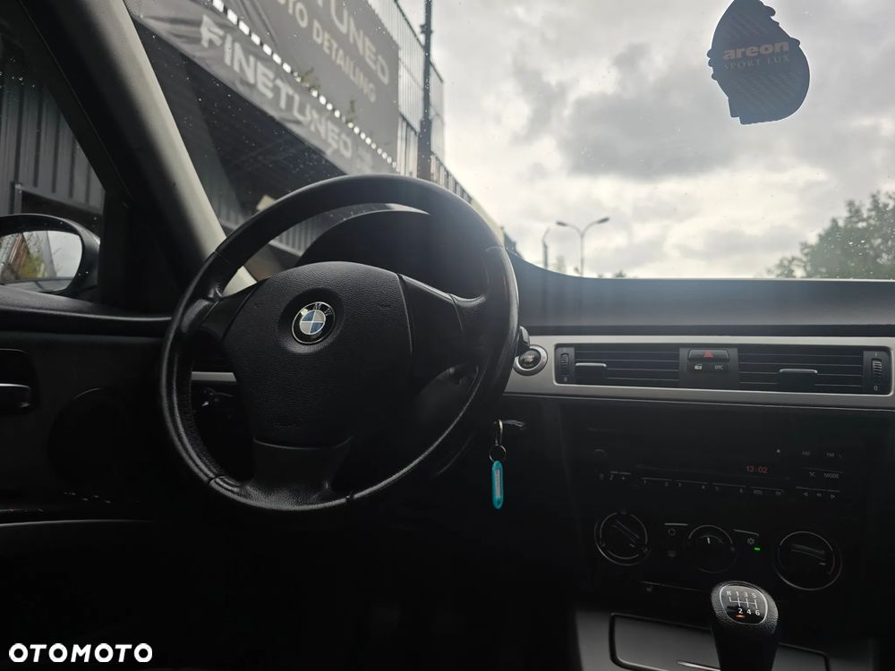 BMW Seria 3 318d - 12