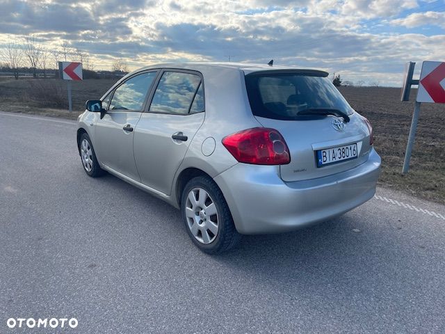 Toyota Auris 1.6 VVT-i Prestige - 4