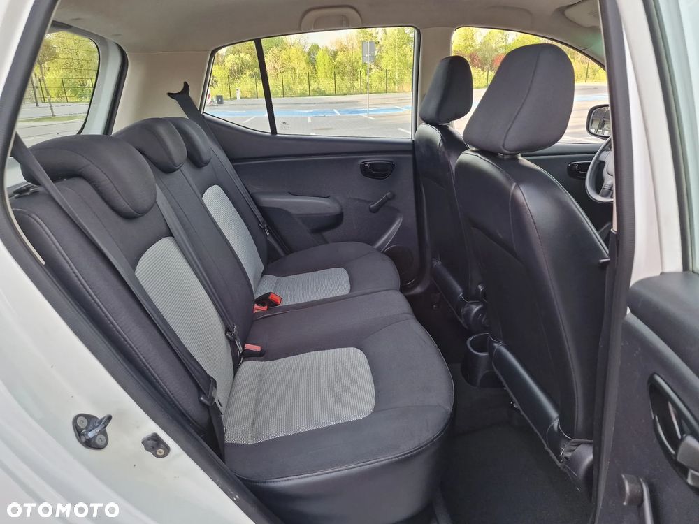 Hyundai i10 1.1 Premium - 24