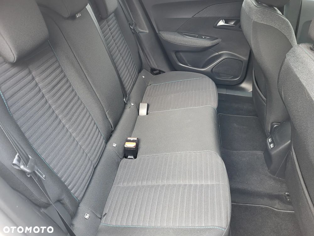 Peugeot 2008 PureTech 130 EAT8 Allure - 4