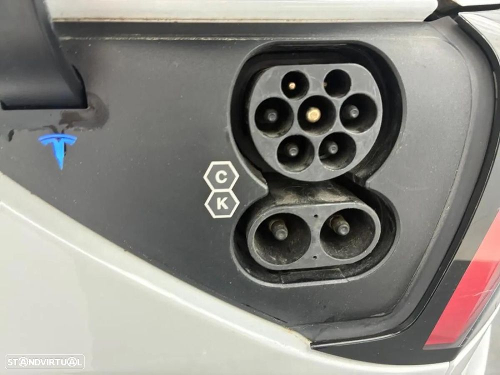 Tesla Model Y RWD - 16