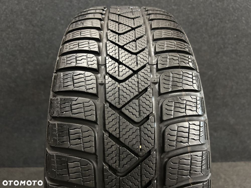 Pirelli Winter SottoZero 3 SealInSide 215/55/17 94H 1szt. - 2