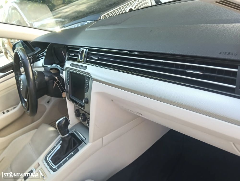 VW Passat 2.0 TDI Highline DSG - 12