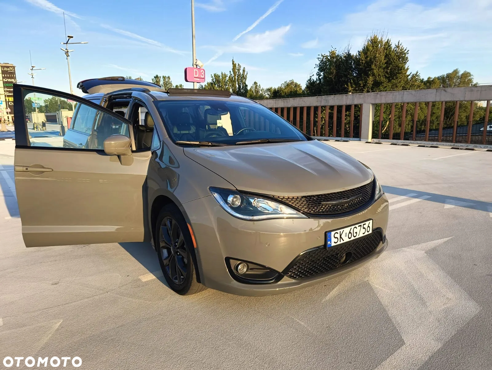 Chrysler Pacifica - 38