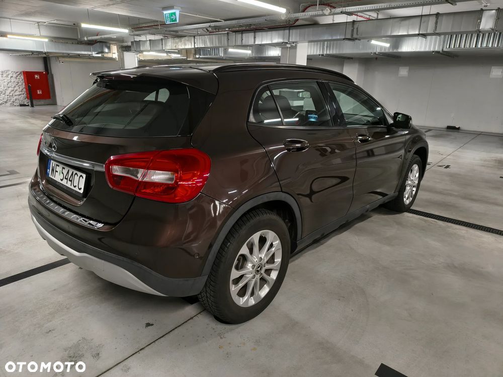 Mercedes-Benz GLA 180 - 7