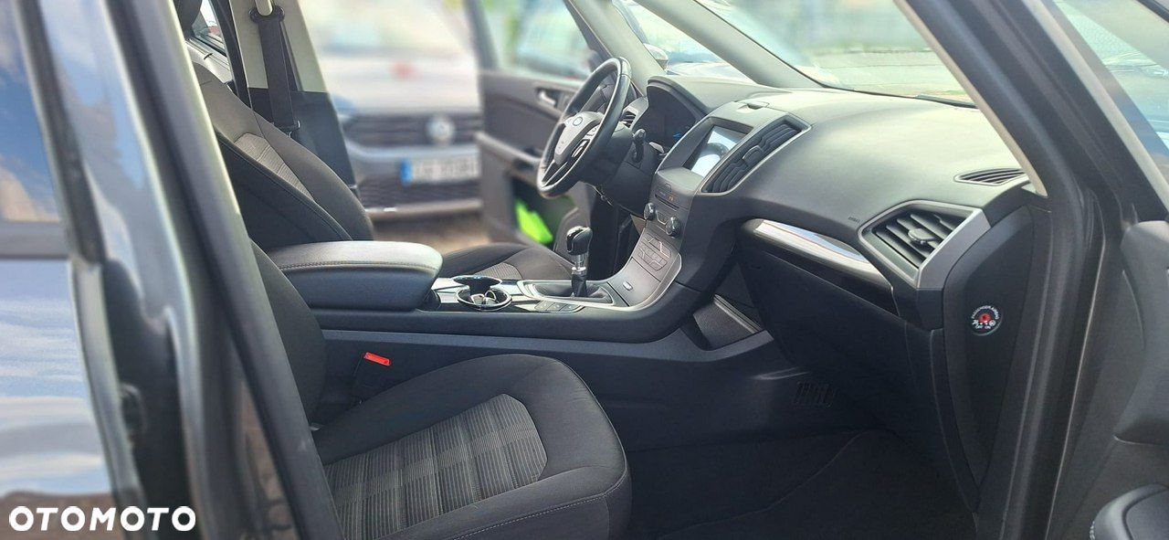 Ford Galaxy - 11