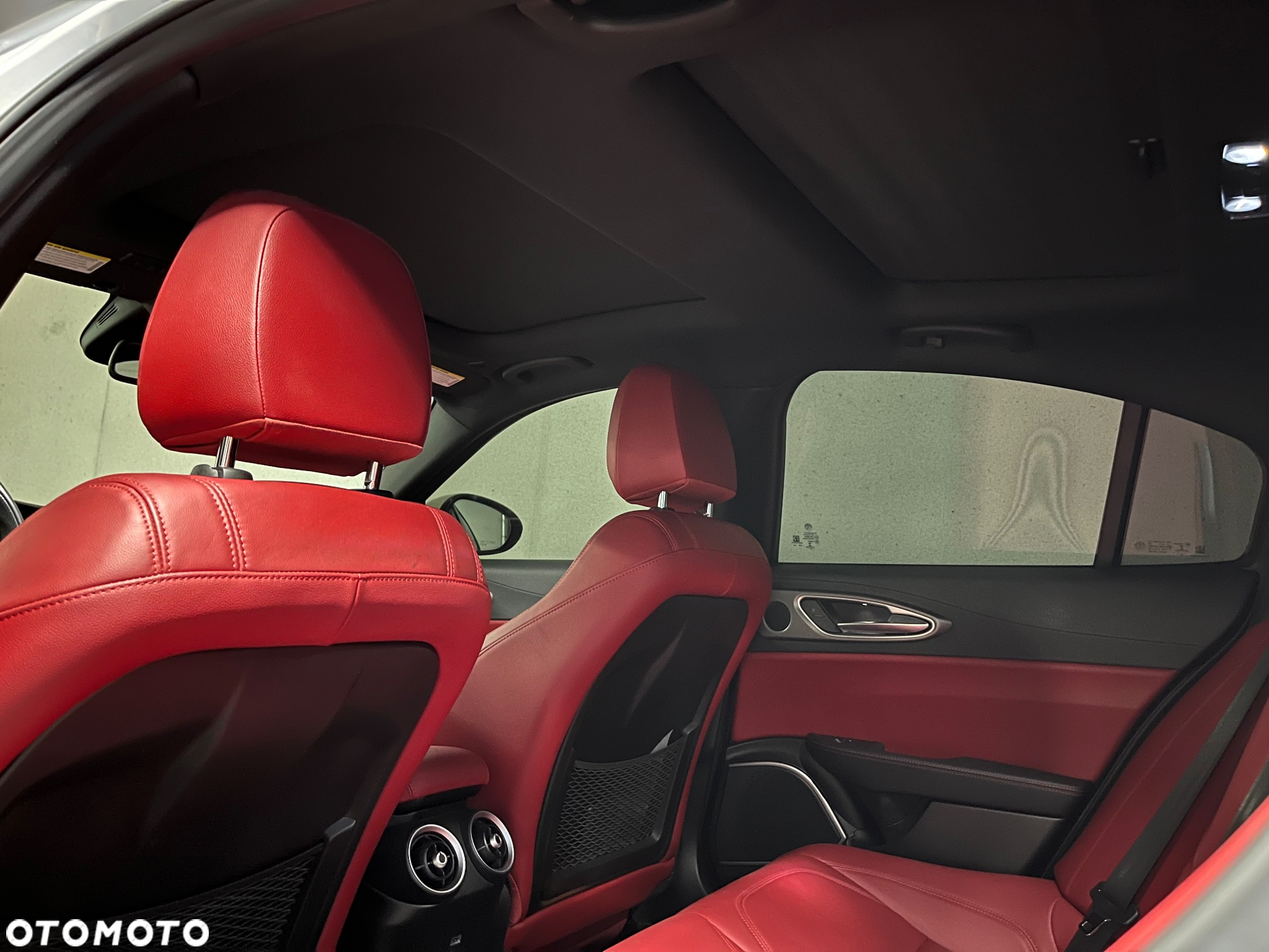 Alfa Romeo Giulia 2.0 Turbo 16V AT8 Veloce Ti - 32