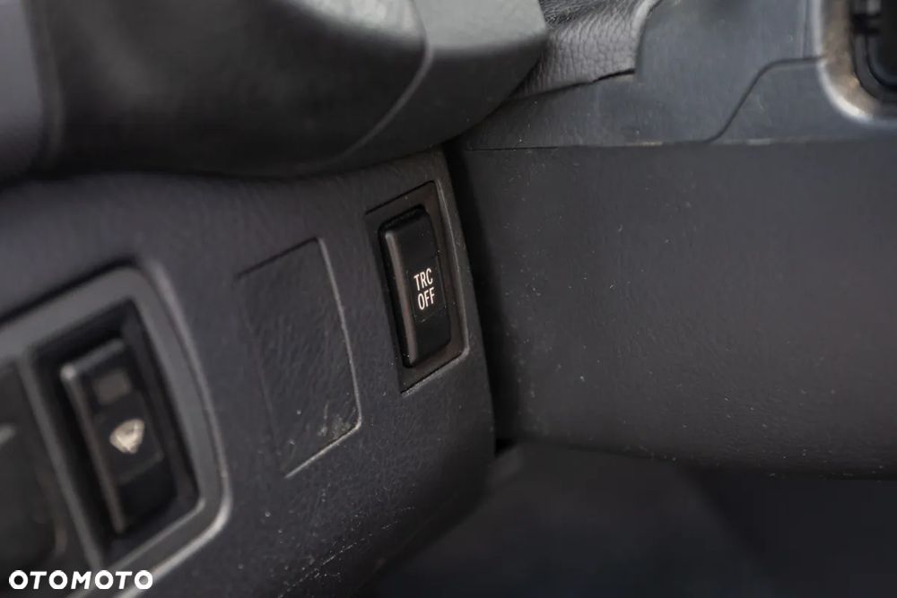 Toyota Avensis 2.2 D-4D Prestige - 25