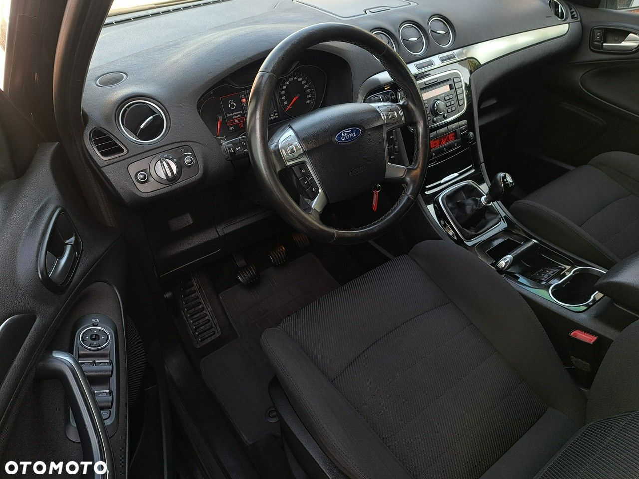 Ford S-Max - 10