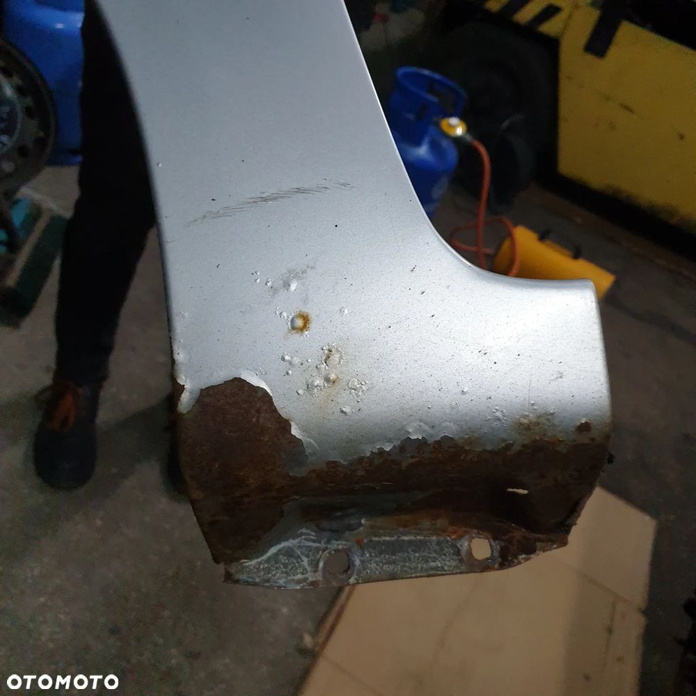 FORD FIESTA MK6 5D BLOTNIK LEWY PRZOD KOLOR 62 05R - 4