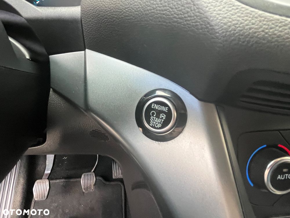 Ford Kuga 1.5 EcoBoost 2x4 Titanium - 27