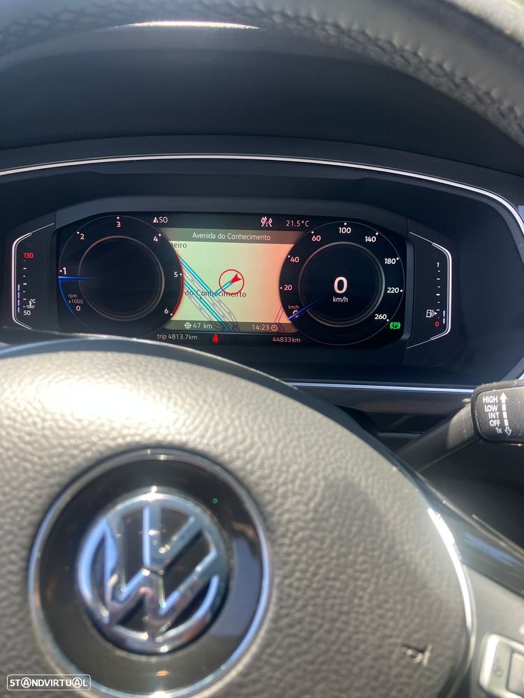 VW Tiguan 2.0 TDI R-Line - 11