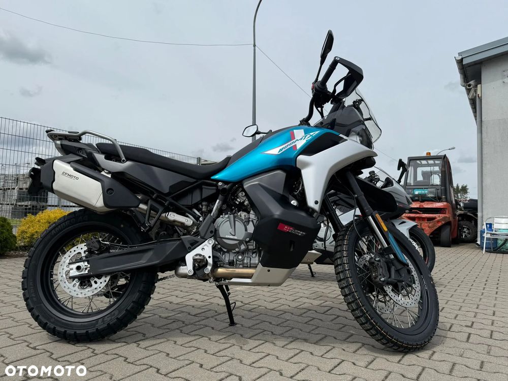 CFMoto MT - 9