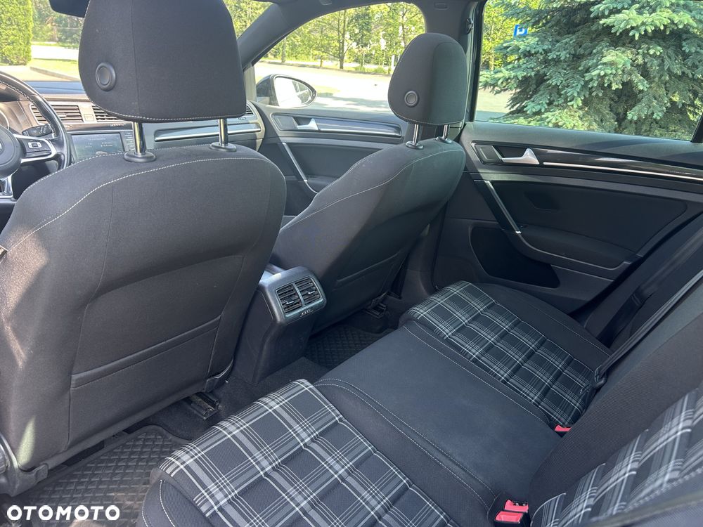 Volkswagen Golf GTD 2.0 TDI SCR DSG - 9
