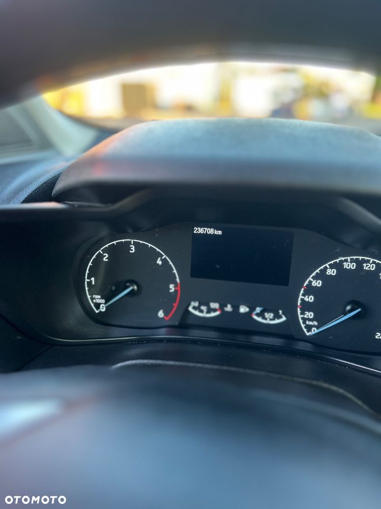 Ford Transit Connect - 17