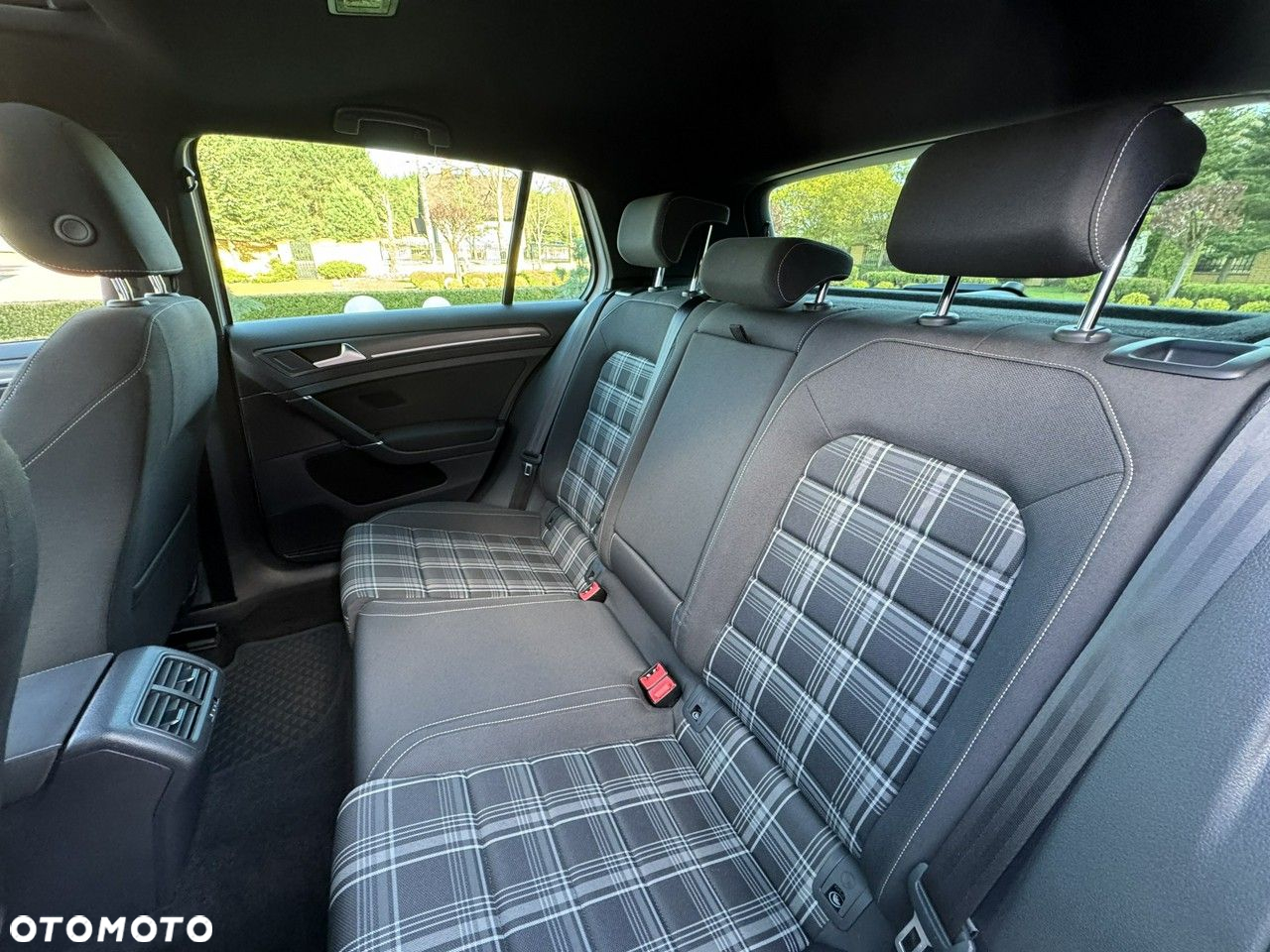 Volkswagen Golf - 40