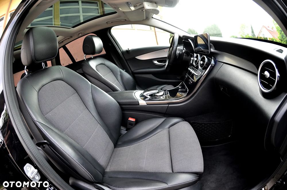 Mercedes-Benz Klasa C 220 d 4Matic 9G-TRONIC AMG Line - 27