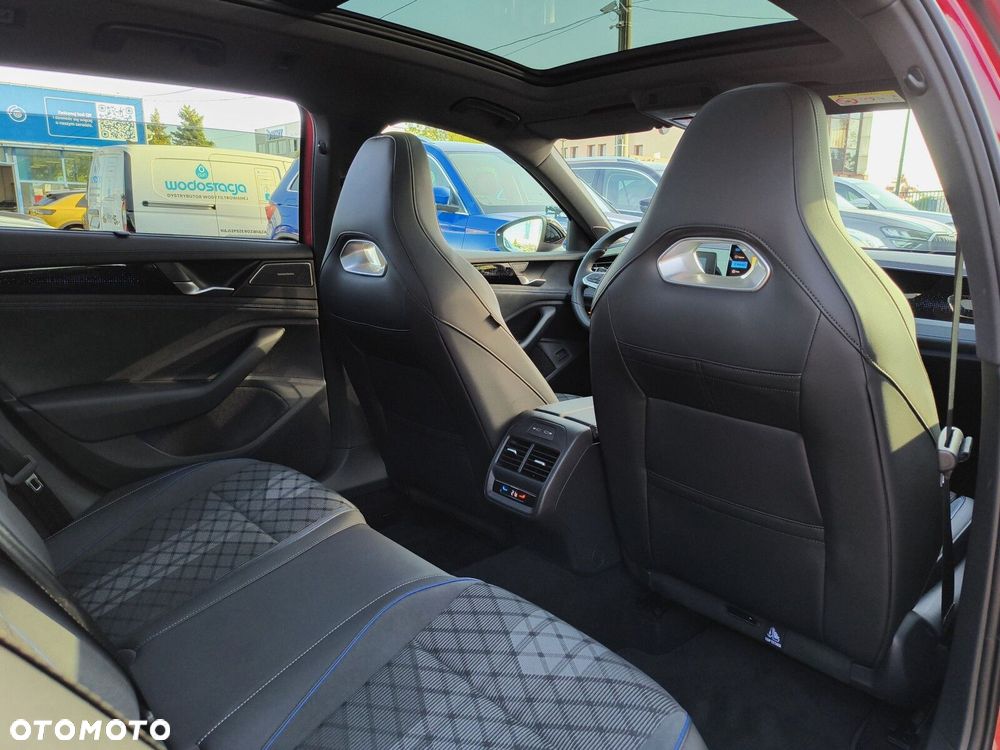 Volkswagen Passat Variant 2.0 TSI R-Line Plus DSG - 25