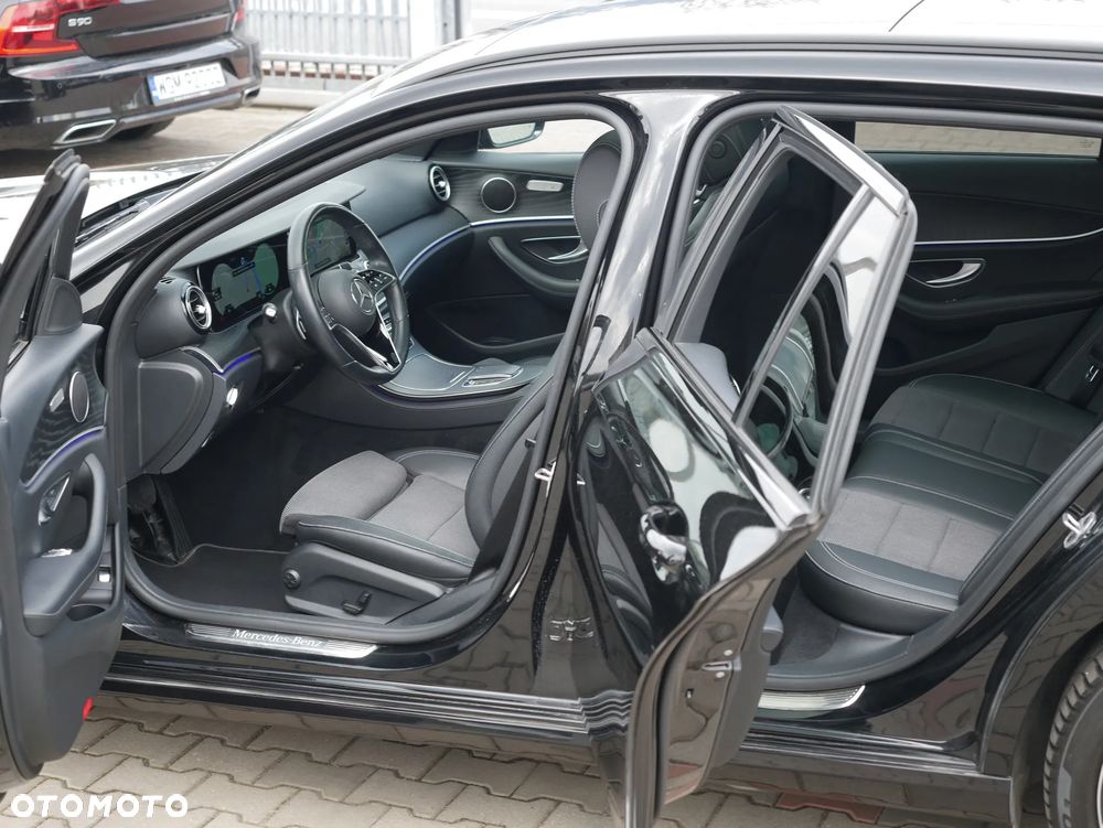 Mercedes-Benz Klasa E 300 9G-TRONIC Night Edition - 11