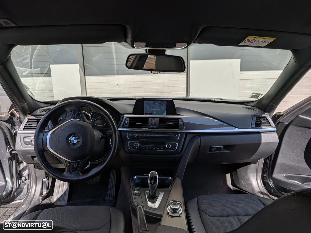 BMW 320 d LifeStyle Auto - 6