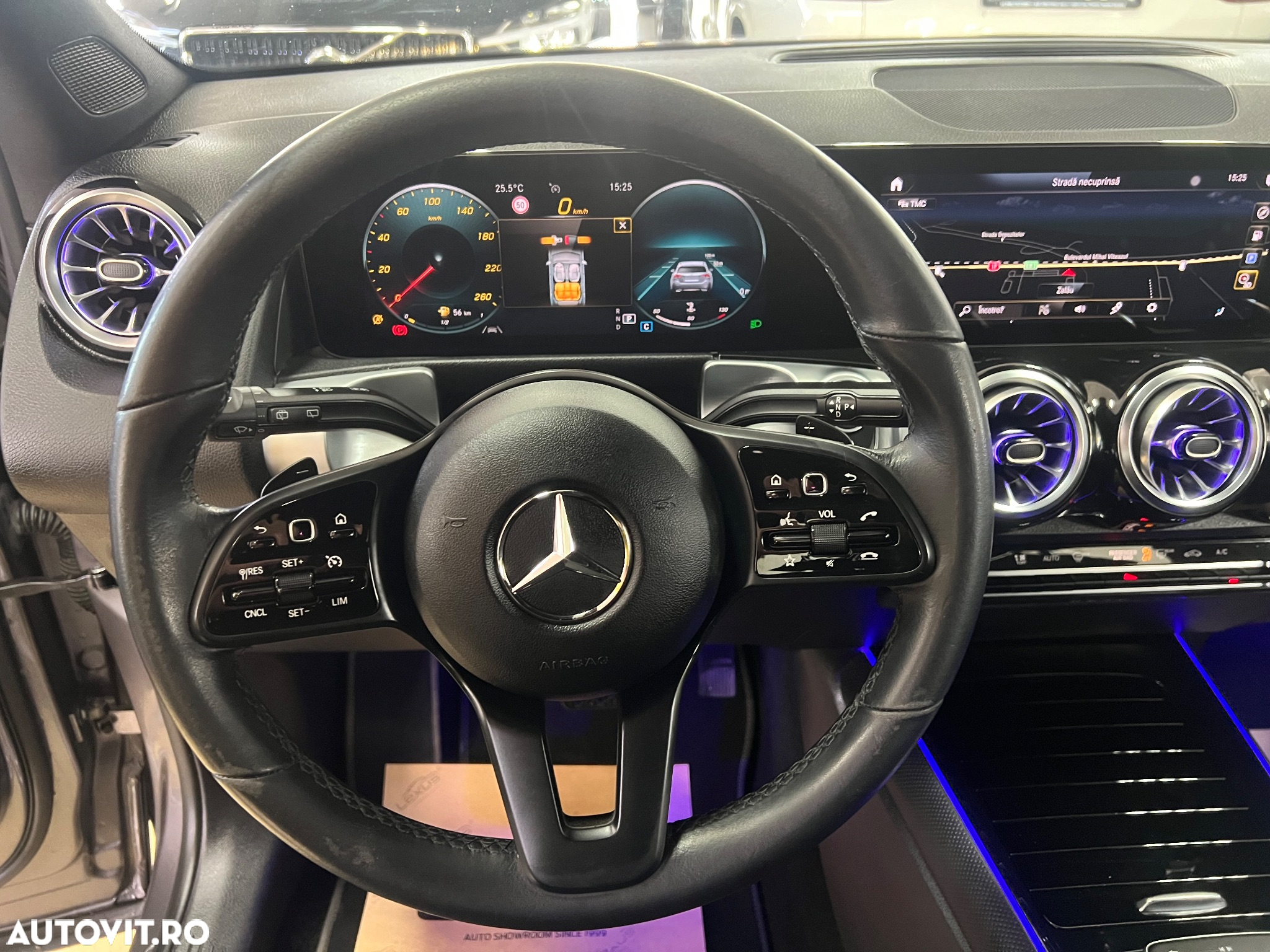 Mercedes-Benz GLB 200 d 4Matic 8G-DCT Progressive - 24