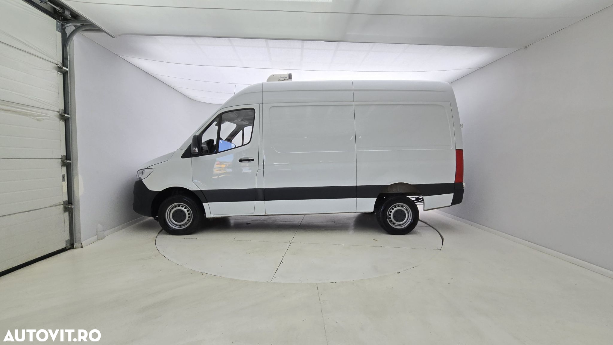 Mercedes-Benz Sprinter - 9