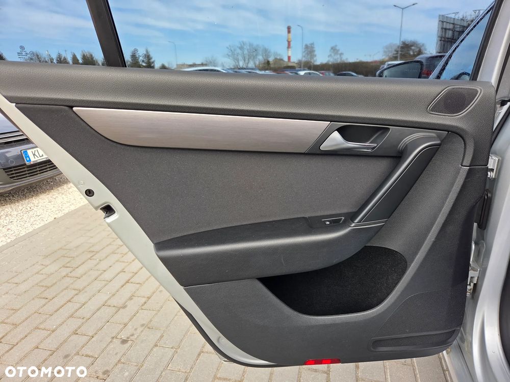 Volkswagen Passat 1.4 TSI BlueMotion Technology Highline - 24