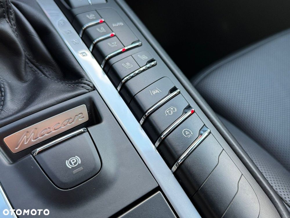 Porsche Macan Turbo - 26