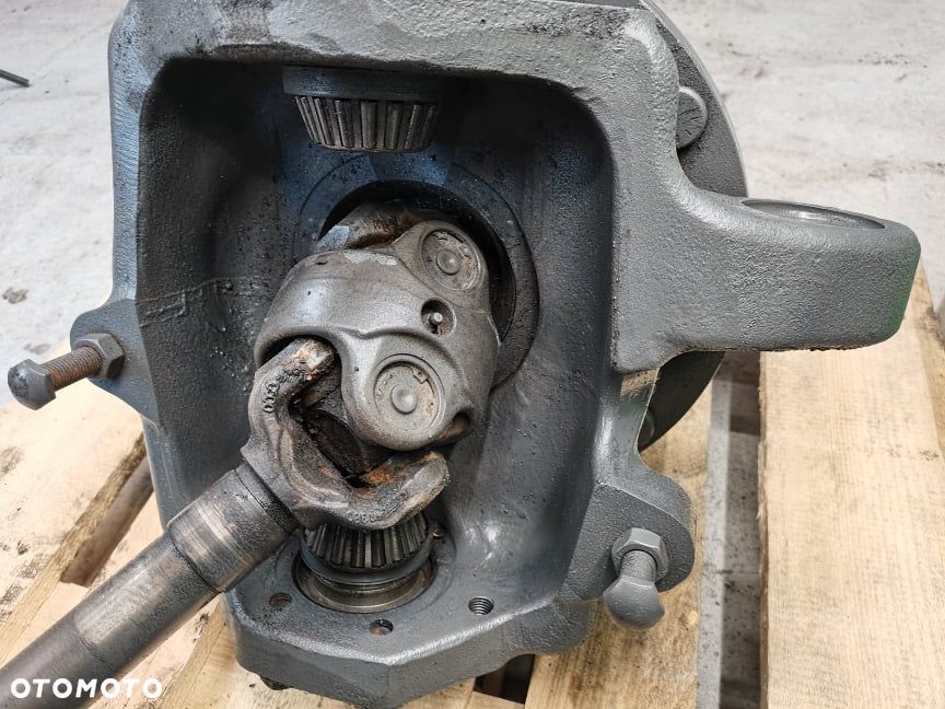 Zwolnica Zwrotnica Półoś Fendt 824 Vario - 16