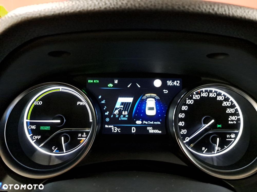 Toyota Camry 2.5 Hybrid Executive CVT - 34