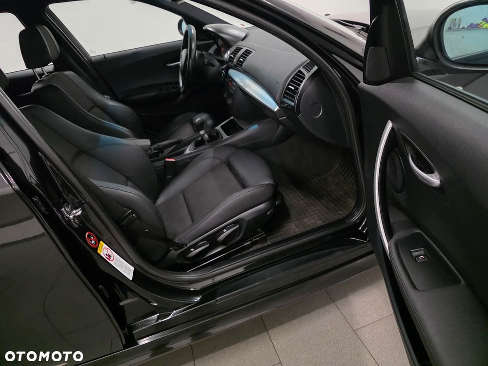 BMW Seria 1 120d - 25