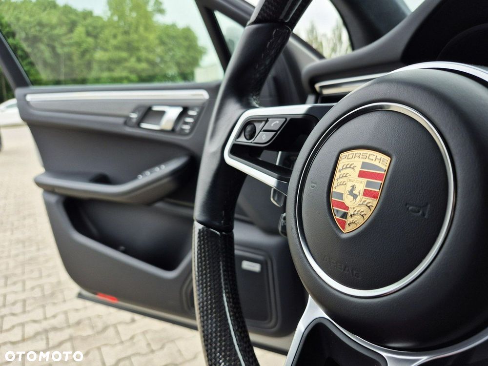 Porsche Macan - 34