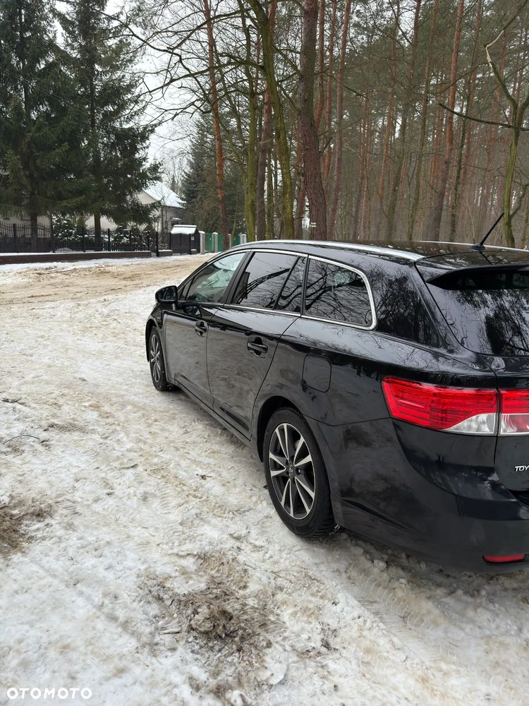 Toyota Avensis 2.2 D-4D Premium - 6