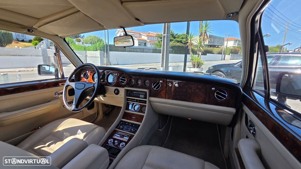Bentley Turbo R - 12