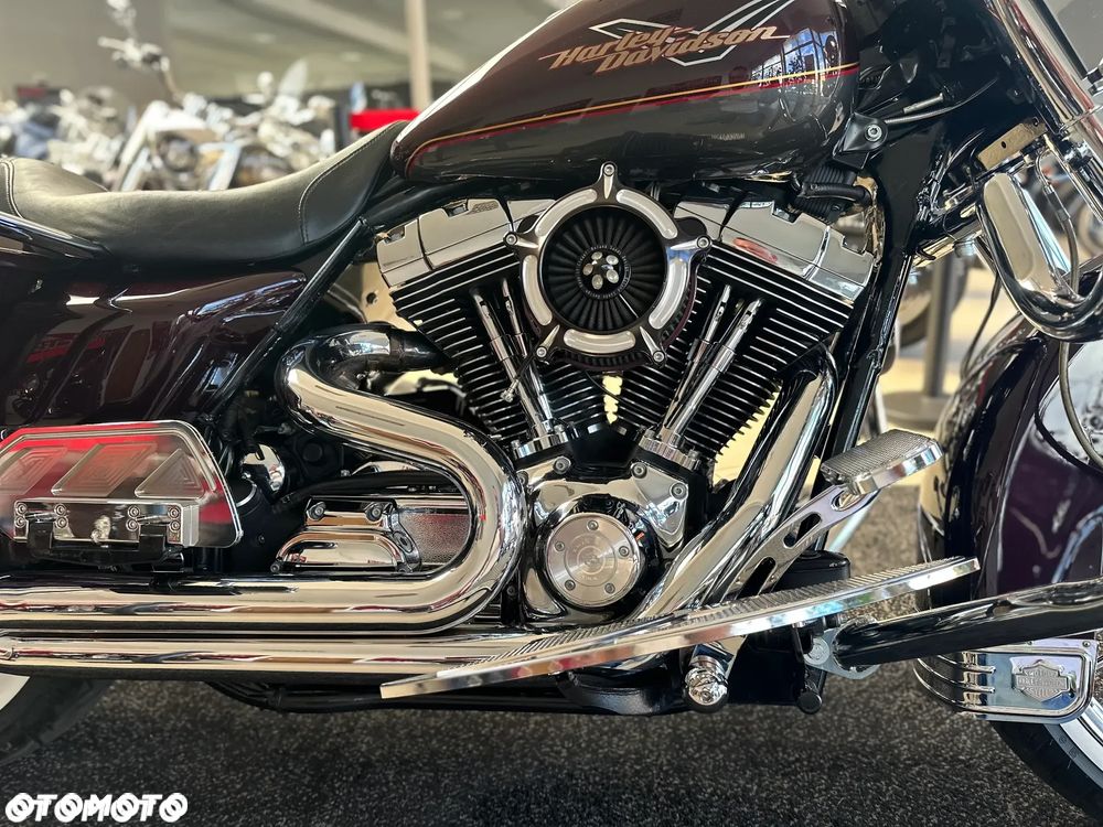 Harley-Davidson Touring Road King - 16