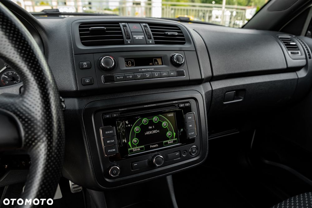 Skoda Fabia 1.4 TSI DSG RS - 27