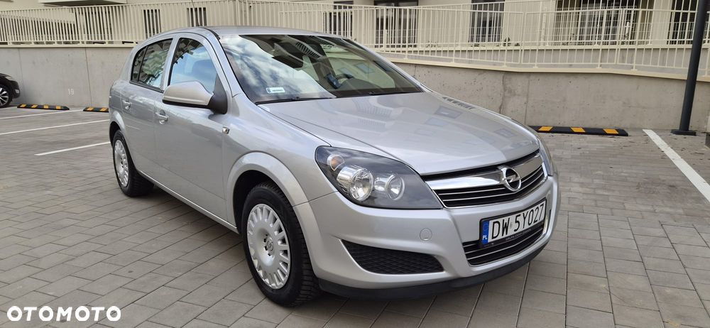 Opel Astra 1.6 Essentia - 17