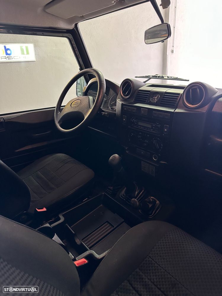 Land Rover Defender 110 CC 2.4 CRD E - 11
