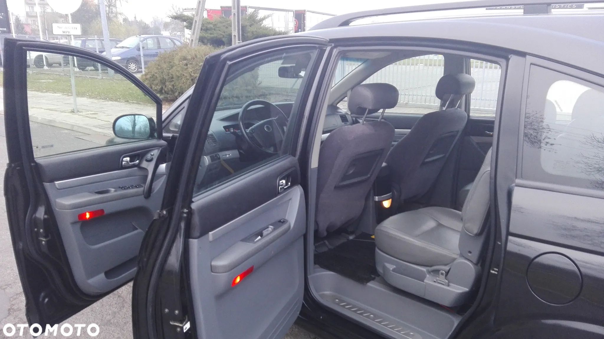 SsangYong/KGM Rodius 270 Xdi Exclusive - 1