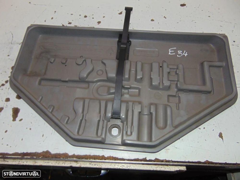 BMW e34 caixa ferramenta mala - 2