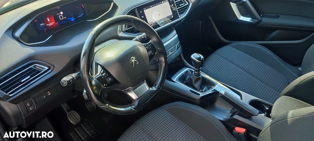 Peugeot 308 - 9