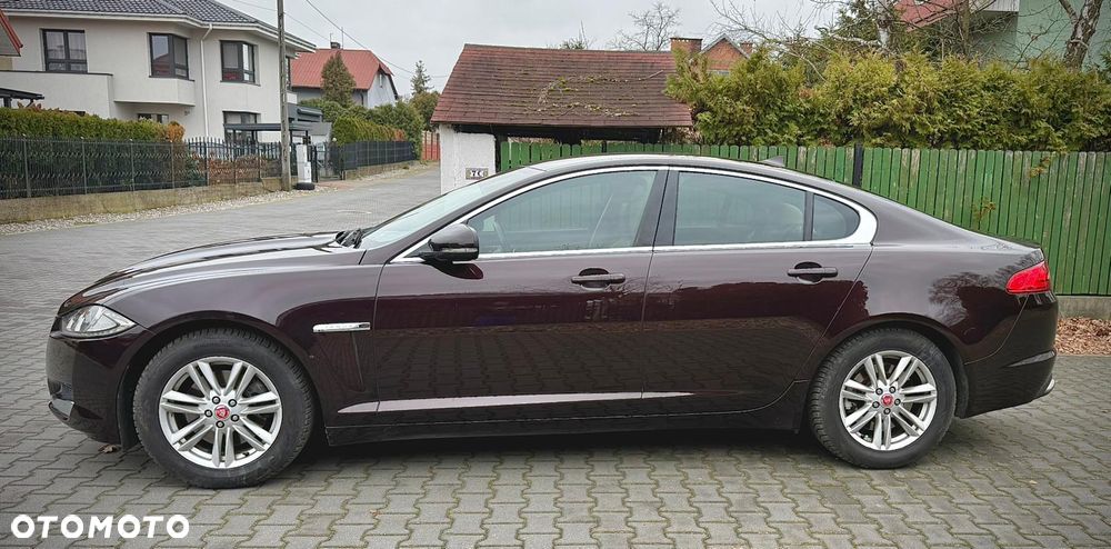 Jaguar XF 2.0 T Luxury - 2