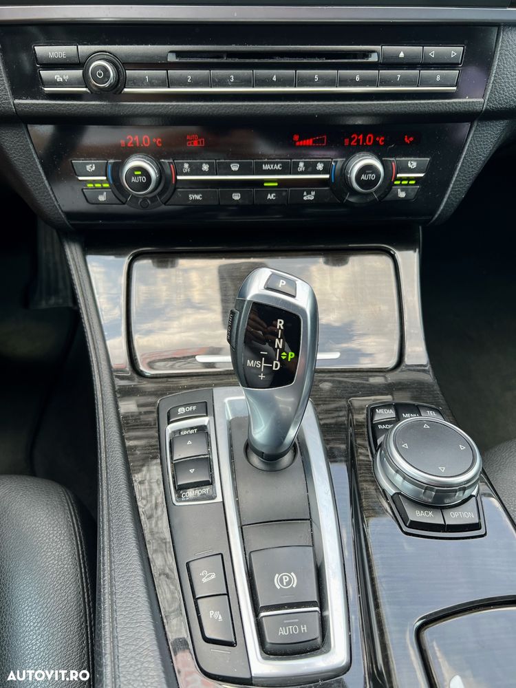BMW Seria 5 520d xDrive Touring Aut. Luxury Line - 11